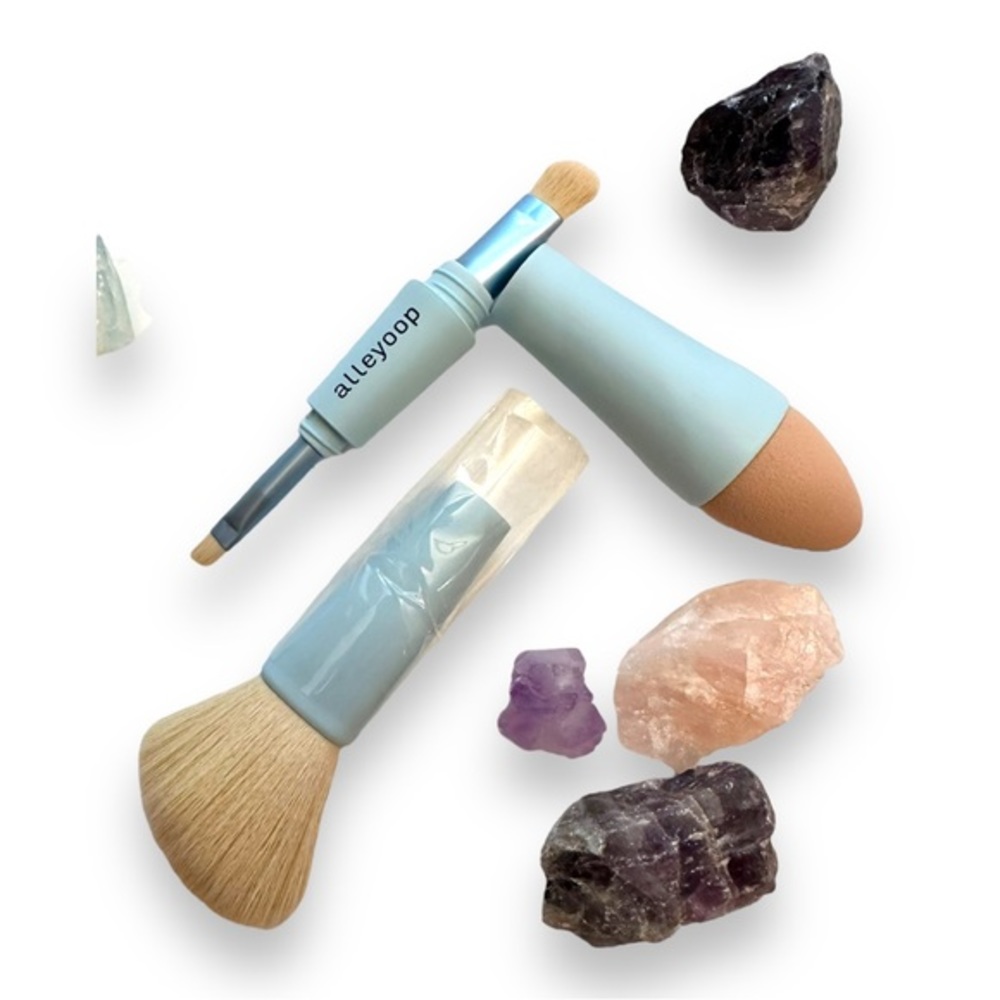 🆕 4-1 All-in-One Alley Oop Makeup Brush Eyeliner Eyeshadow Sponge Fluffy Powder